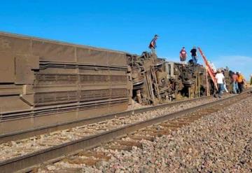 Alerta en Dakota del Norte: descarrila un tren de 70 vagones con material peligroso