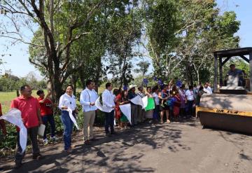 Alcalde de Cunduacán da banderazo de inicio de obra en ranchería Yoloxóchitl 2da