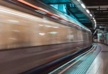 VIDEO: Hombre muere al caer en las vías del Metro tras una pelea