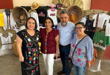 Encabeza la diputada Lorena Méndez graduación de la 5ta generación del Taller de Tiras Bordadas en Comalcalco