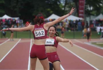 Carrera de relevos en los CONADE 2023