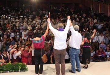 Marcelo Ebrard y Pío López Obrador presentan en Chiapas el Pasaporte Violeta