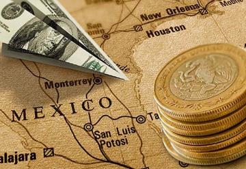 Mexicanos en Estados Unidos deben tomar en cuenta el tipo de cambio y comisión, antes de enviar dinero a México