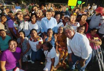 Javier May realizo una exitosa visita en Paraíso