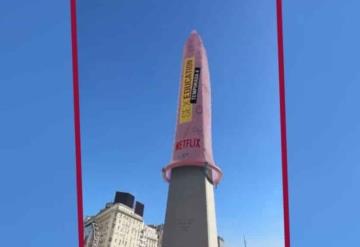 ¡Es cine! Le ponen un condón al Obelisco de Buenos Aires... por estreno de Netflix