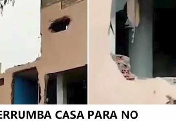 ¿Fue por venganza? Mujer derriba su casa para no dejársela a familia de su ex pareja | VIDEO VIRAL