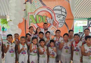 En un ambiente de diversión se llevó a cabo el Festival de Minibasquetbol en las canchas techadas de la Ciudad Deportiva.