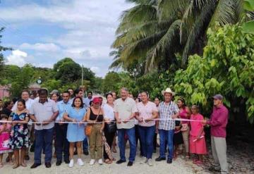 Inauguran obra pública en Comalcalco