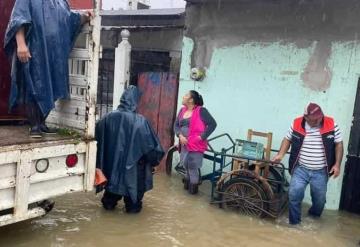 Evacuan a familias en Tacotalpa por lluvias