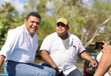 El precandidato único Javier May inicia diálogo con morenistas en comunidades de Centro