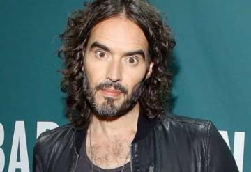 Russell Brand es interrogado por policía de Londres tras ser acusado de agresiones sexuales