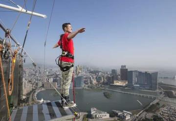 Turista muere después de saltar del bungee más grande del mundo