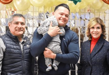 El primer papá soltero en adotar a un bebé en México