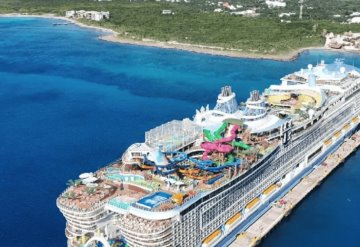 Arriba el crucero más grande del mundo en Mahahual, Quintana Roo