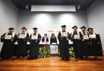 Egresa Primera Generación de Centro de la Maestría en Administración y Políticas Públicas