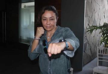 La histórica ex campeona mundial Jackie Nava de visita en Tabasco