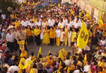 Inicia carrera por cargos populares