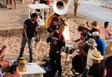 AMLO respalda a músicos de Mazatlán por manifestarse contra prohibición de bandas en playas