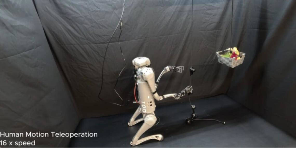 LocoMan: robot con forma de perro que puede pararse en dos patas y manipular objetos