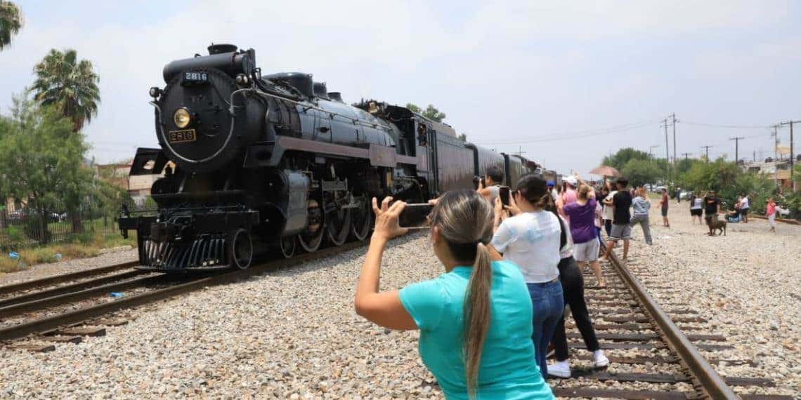 Llegó a México la locomotora de vapor ´The Empress 2816´