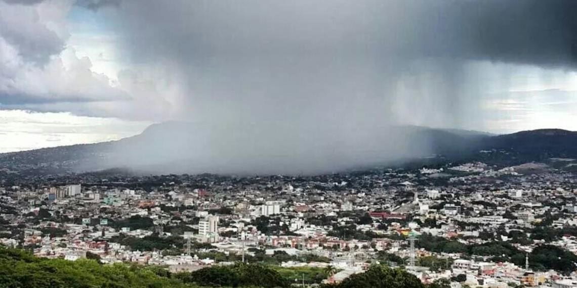 Onda tropical No. 2 sobre la Península de Yucatán causará lluvias y chubascos