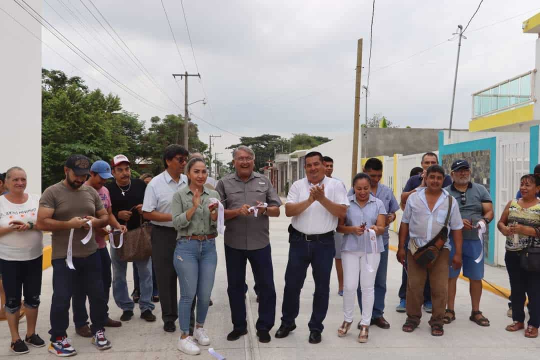 Gobierno de Comalcalco inaugura magna obra de pavimentación con concreto hidráulico de la calle Buenos Aires