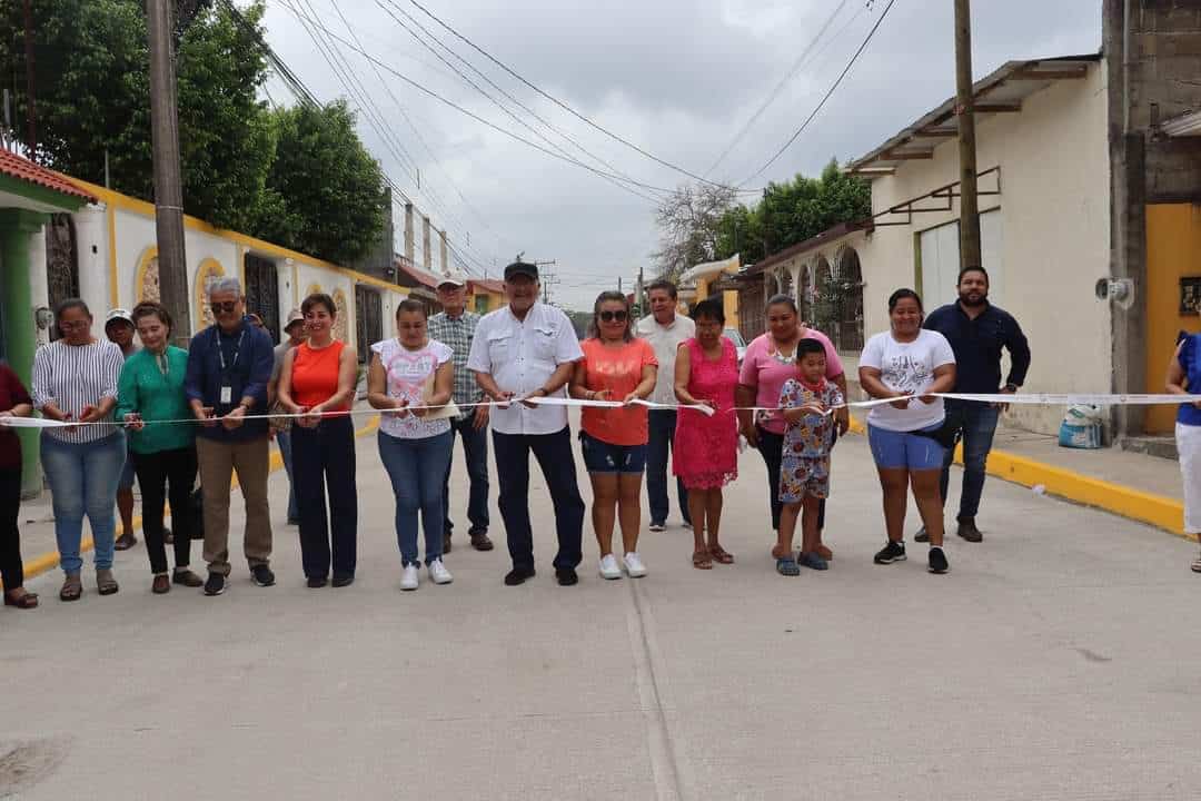 Gobierno de Comalcalco inaugura importante obra de pavimentación con concreto hidráulico en la colonia la esperanza