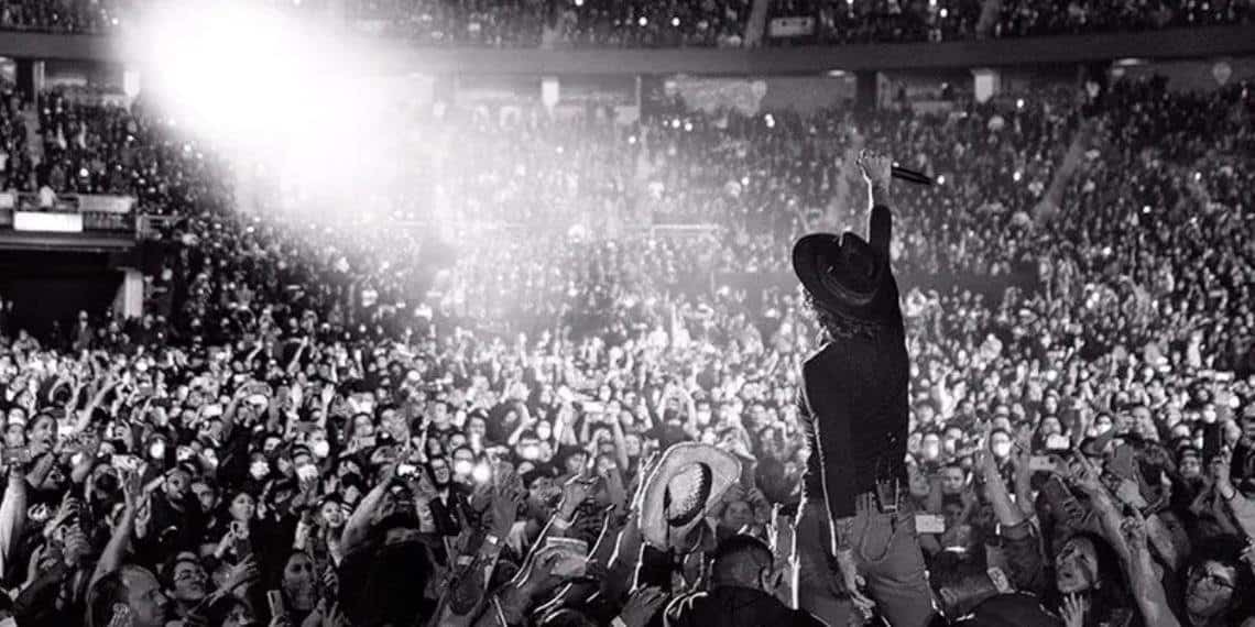 Vuelve a brillar Enrique Bunbury en su regreso a Guadalajara