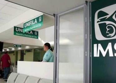 El gobierno federal extiende los contratos de los trabajadores de salud