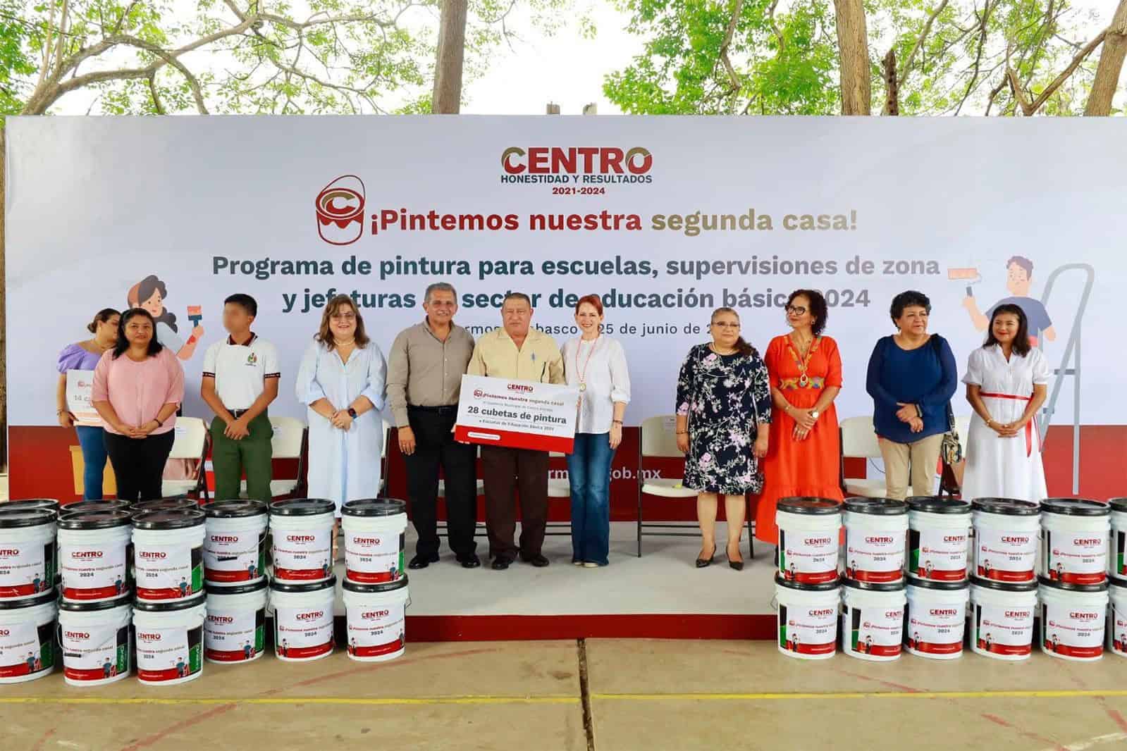 Entrega Gobierno de Centro apoyos a 84 escuelas con ¡Pintemos nuestra segunda casa!