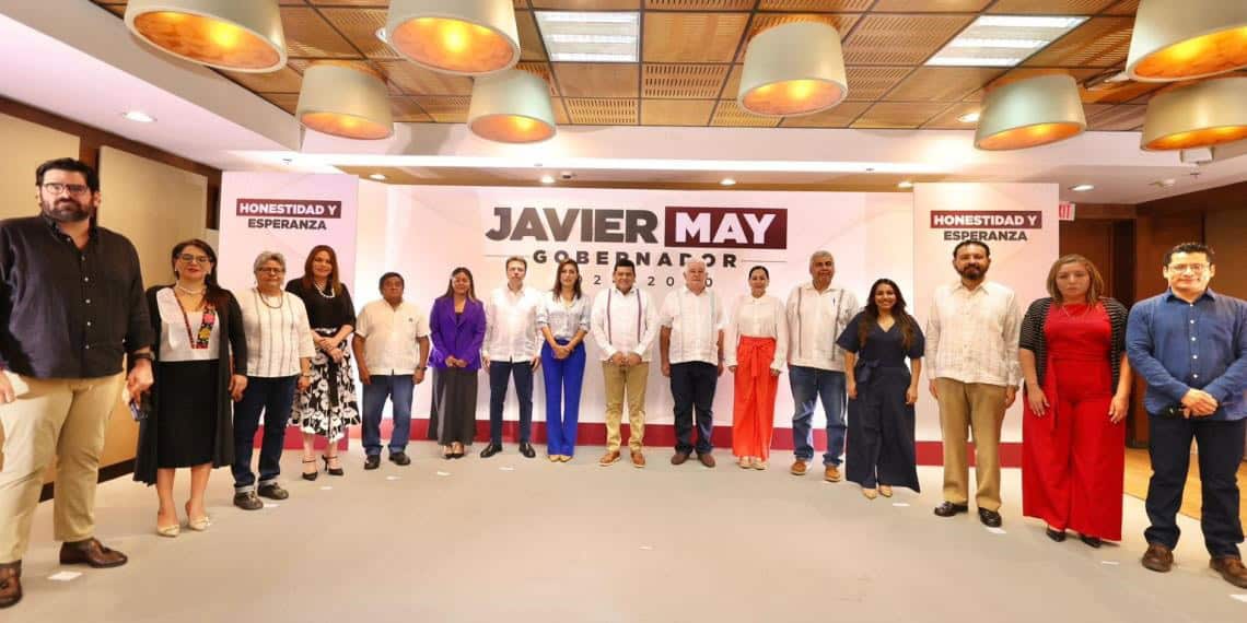 Javier May presenta su gabinete que esta 