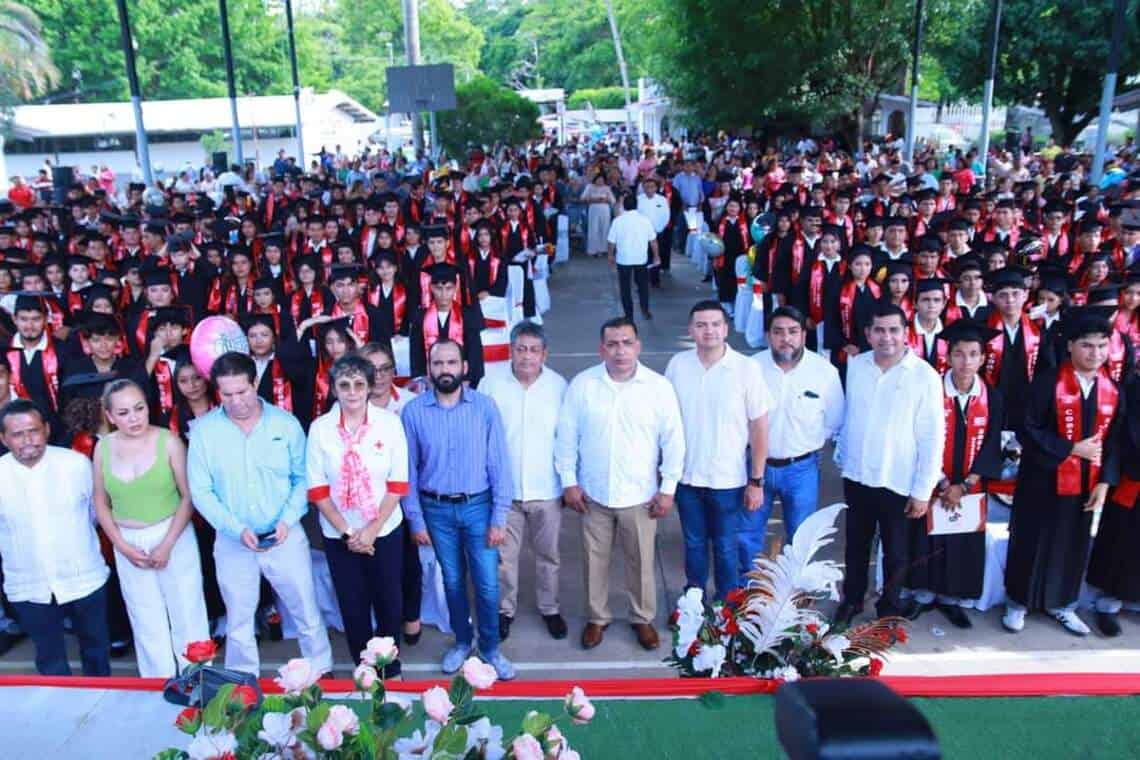 Realizan ceremonia de Graduación de la generación 2021-2024 del Colegio de Bachilleres De Tabasco Plantel #3 en Comalcalco