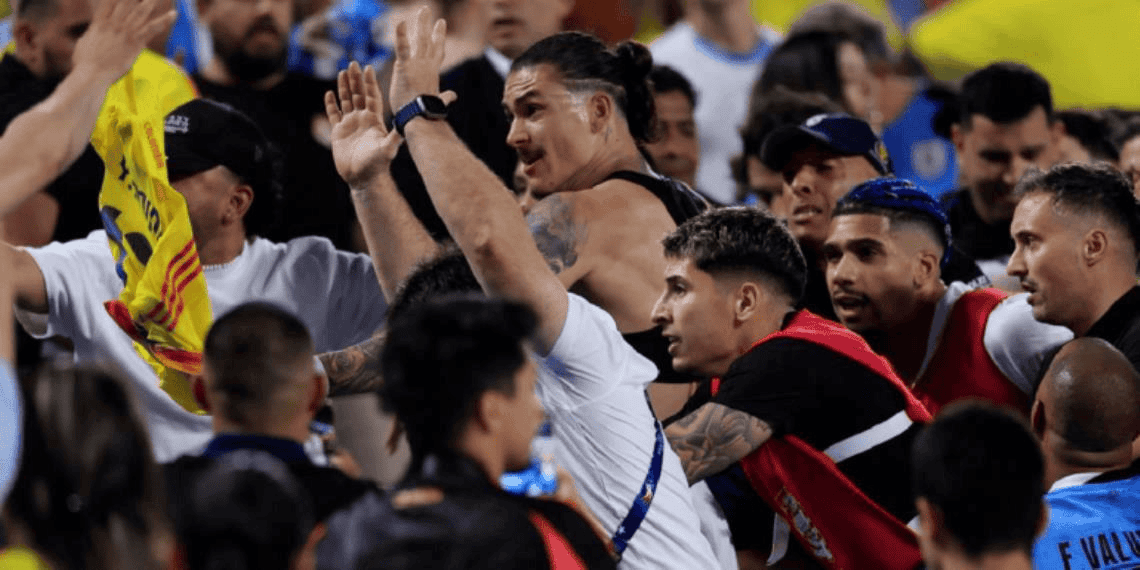 Darwin Núñez se agarró a golpes con aficionados de Colombia tras eliminación de Uruguay en Copa América