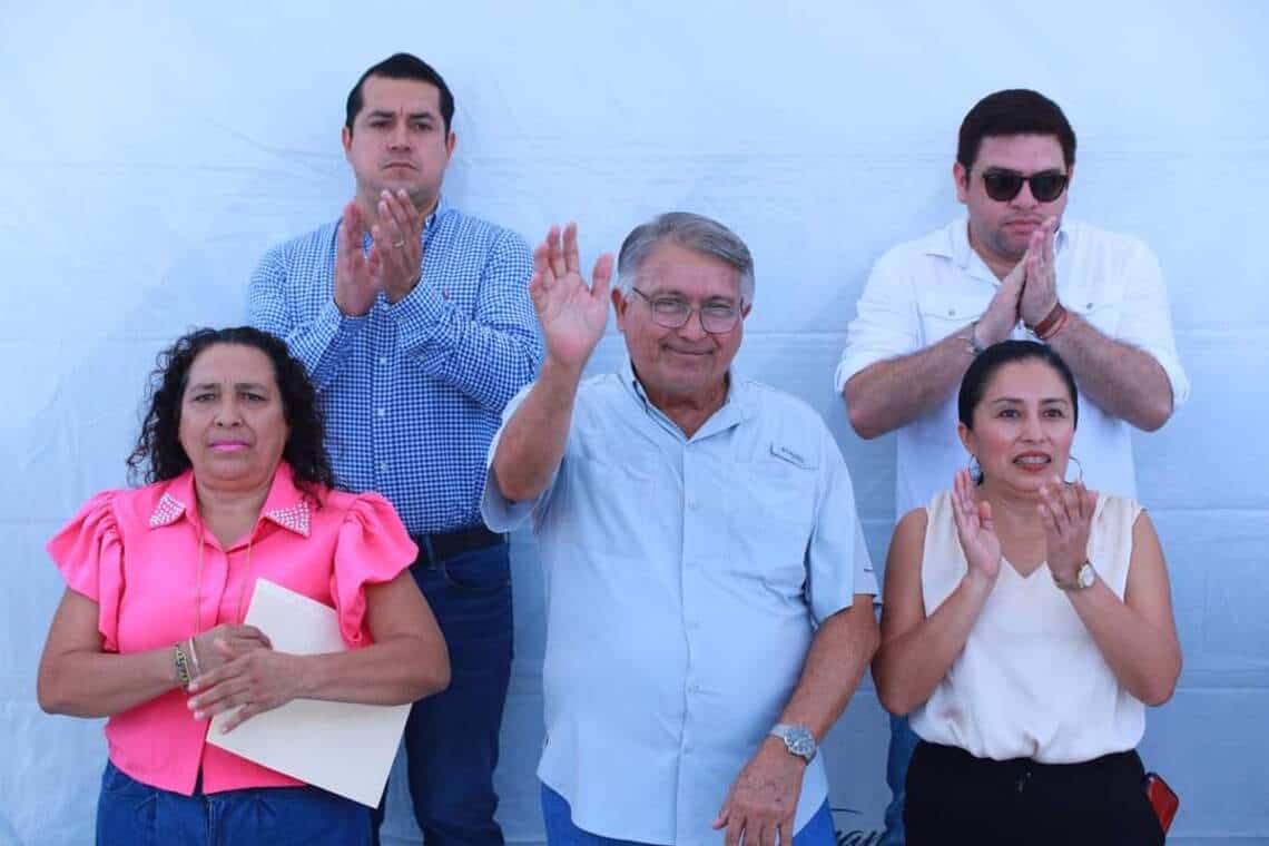 Inauguran ampliación de la red eléctrica en media y baja tensión en la colonia Las Rosas, Comalcalco