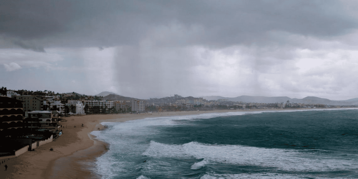 Onda tropical No. 10 se desplazará frente a las costas del Pacífico sur mexicano