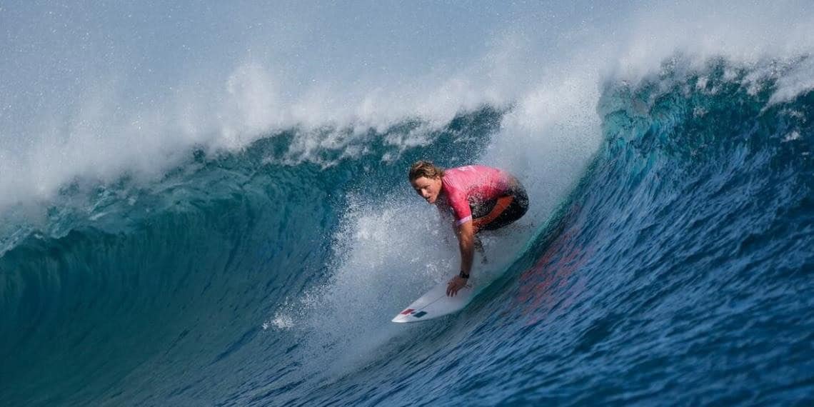 Alan Cleland marca historia y avanza a los Octavos de Final de surf olímpico