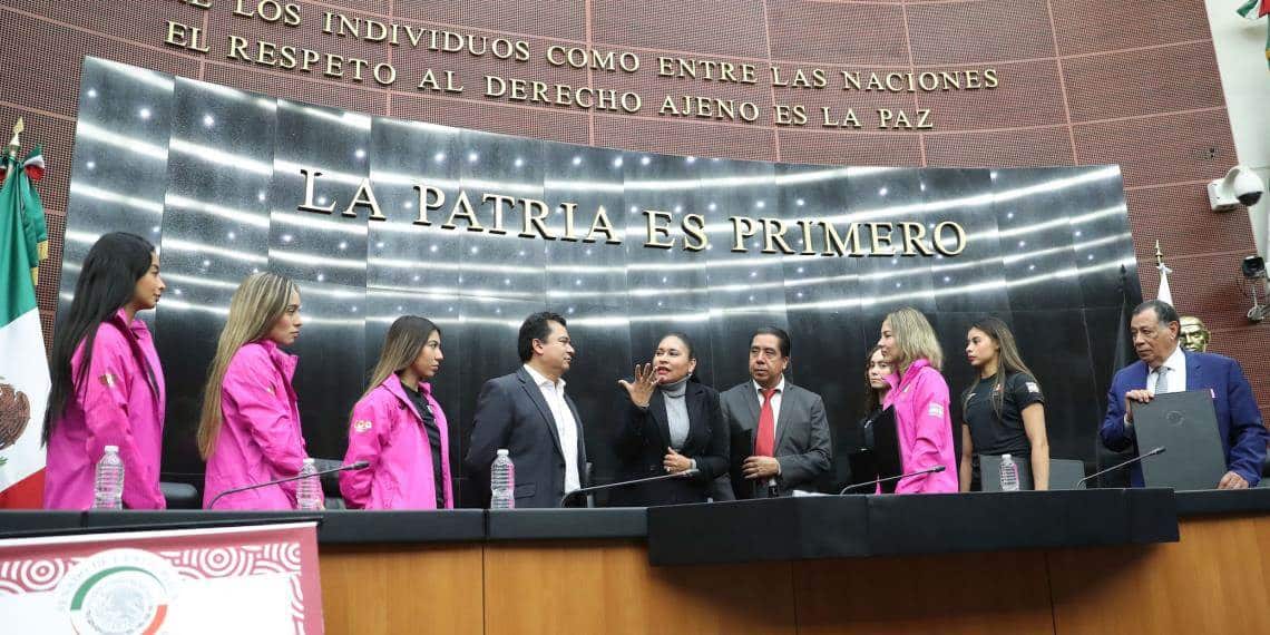 El Senado de la República entregó un reconocimiento al equipo de gimnasia rítmica antes de que viajen a los Juegos Olímpicos de París 2024