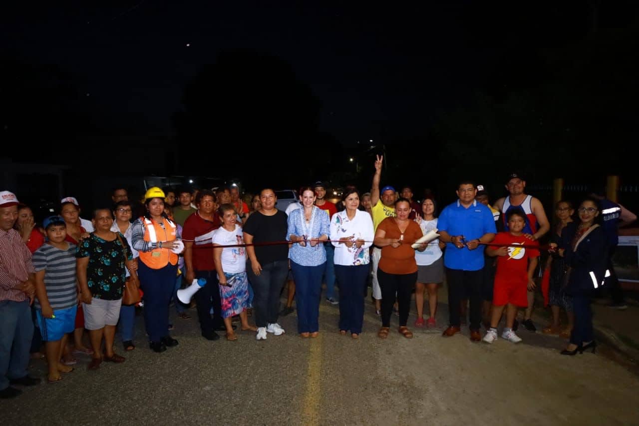 Brinda Gobierno de Centro mayor seguridad a familias en comunidades con nuevas luminarias