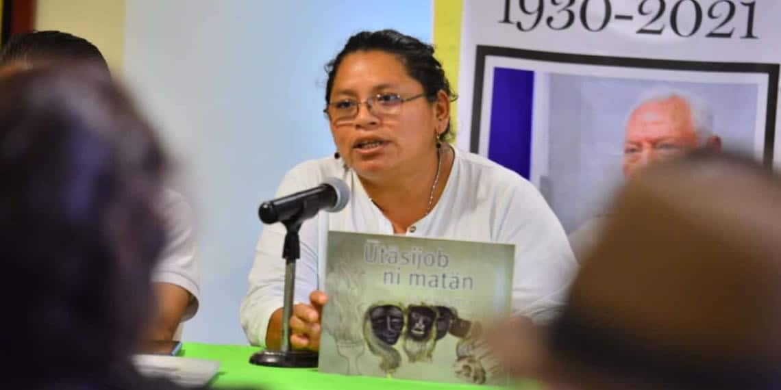 Presentan libro bilingüe en Yokot’an y en español, La Enrama