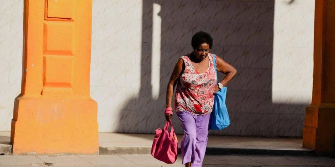 Cuba reduce cantidad del pan subsidiado por el gobierno ante escasez de harina